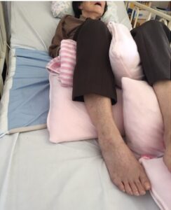 画像に alt 属性が指定されていません。ファイル名: %E5%A7%BF%E5%8B%A2%E3%80%80%E3%82%AF%E3%83%83%E3%82%B7%E3%83%A7%E3%83%B3-244x300.jpg